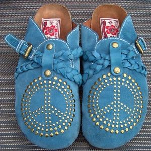 FOUND!Lucky Brand Peace Sign Mules/Clogs size 9-10